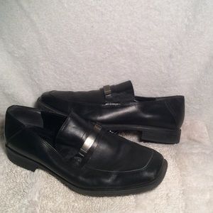 Men’s dress shoes